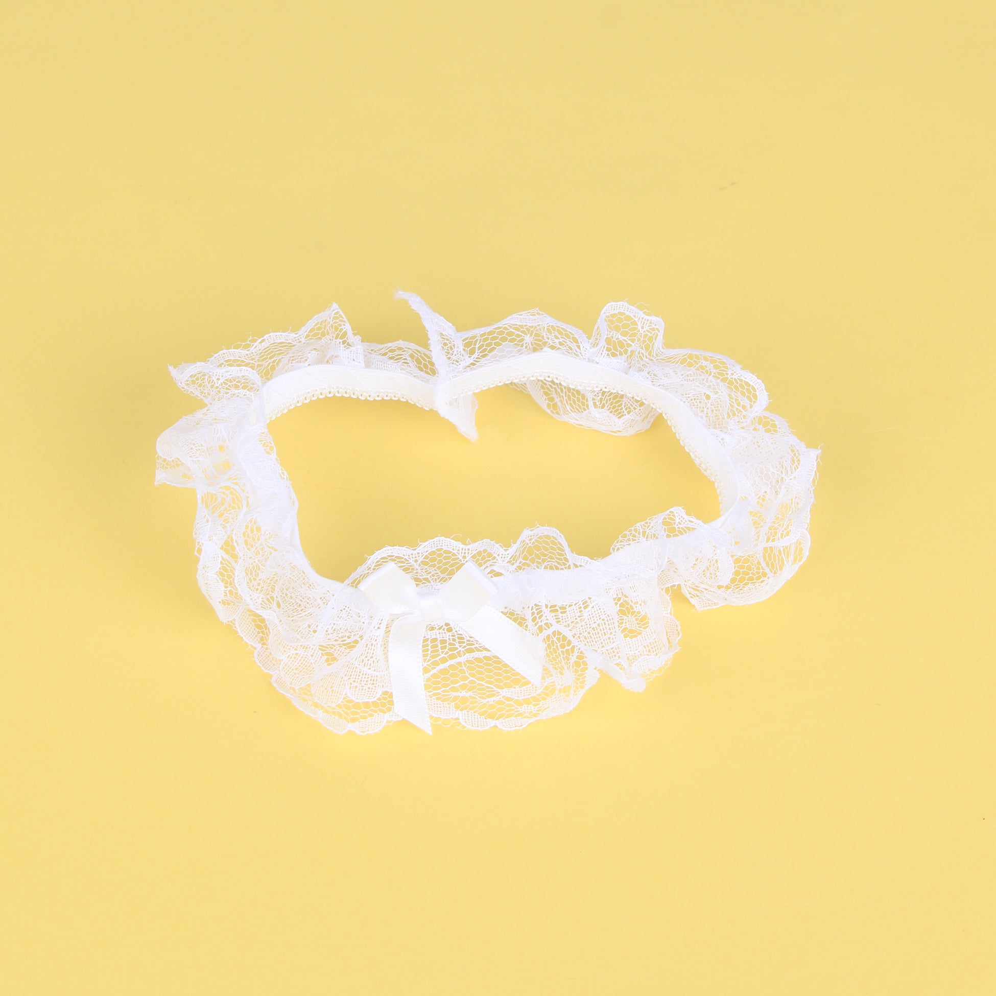 A Pair Of  Sexy White Lace Bow Leg Rings